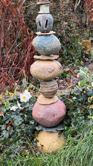 Eva Vanmol - Totem 'With love' (Detail, bottom)(Ceramic)